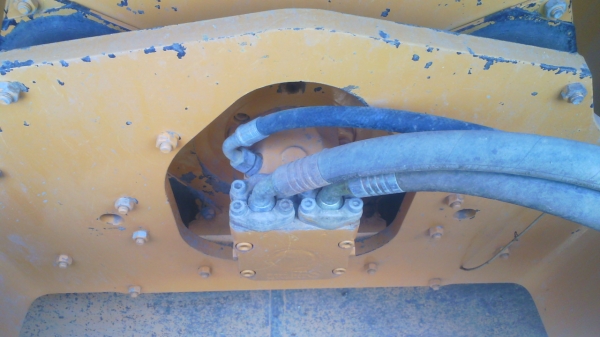 รถบด CASe SV211 เลขไมล์ 3,000 ชั่วโมง รถสวย ชอบราคาเท่าไร ต่อรองกันได้ครับ.