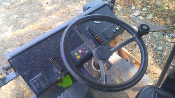 รถบด CASe SV211 เลขไมล์ 3,000 ชั่วโมง รถสวย ชอบราคาเท่าไร ต่อรองกันได้ครับ.