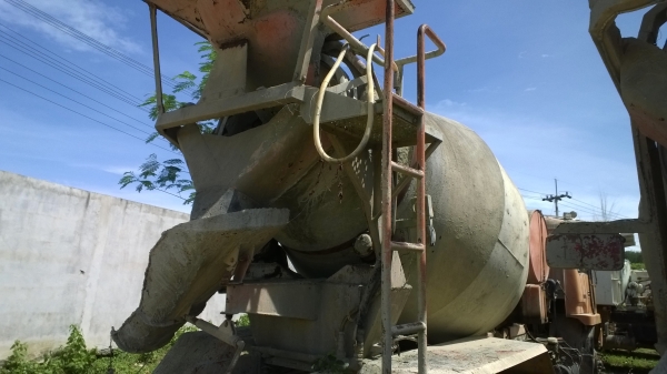 (มี4เหลืออีก2คัน) NISSAN UD CW51และCW41 10ล้อโม่ปูนรถดีแค่จอดไว้.. เครื่อง8สูบ รถจอดแต่สภาพยังดี...เช็คสภาพก็ใช้งานได้ เล่มพร้อม