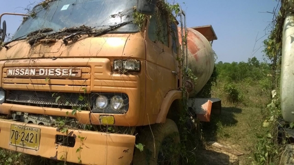 (มี4เหลืออีก2คัน) NISSAN UD CW51และCW41 10ล้อโม่ปูนรถดีแค่จอดไว้.. เครื่อง8สูบ รถจอดแต่สภาพยังดี...เช็คสภาพก็ใช้งานได้ เล่มพร้อม