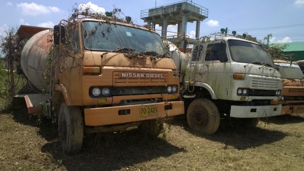 (มี4เหลืออีก2คัน) NISSAN UD CW51และCW41 10ล้อโม่ปูนรถดีแค่จอดไว้.. เครื่อง8สูบ รถจอดแต่สภาพยังดี...เช็คสภาพก็ใช้งานได้ เล่มพร้อม