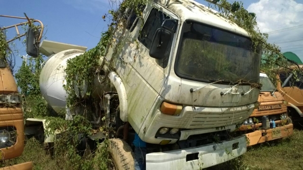 (มี4เหลืออีก2คัน) NISSAN UD CW51และCW41 10ล้อโม่ปูนรถดีแค่จอดไว้.. เครื่อง8สูบ รถจอดแต่สภาพยังดี...เช็คสภาพก็ใช้งานได้ เล่มพร้อม