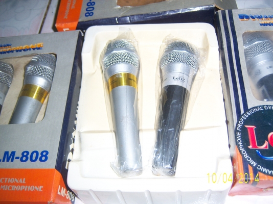 ไมค์ร้องเพลง (200) ไมค์ร้องเพลง (200)