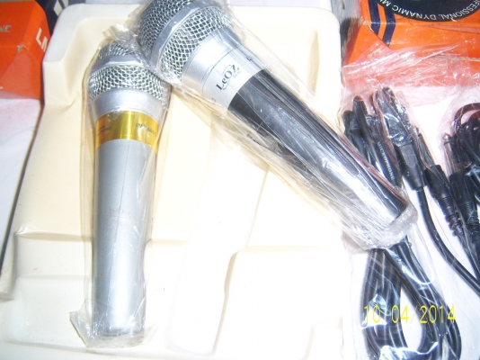 ไมค์ร้องเพลง (200) ไมค์ร้องเพลง (200)