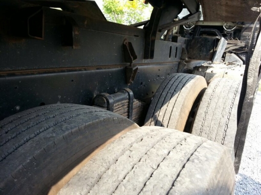 รถอีซูซุ 10 ล้อดั้ม 360 แรงม้า. ปี 52 สนใจติดต่อ 081 - 6079515