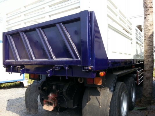 รถอีซูซุ 10 ล้อดั้ม 360 แรงม้า. ปี 52 สนใจติดต่อ 081 - 6079515