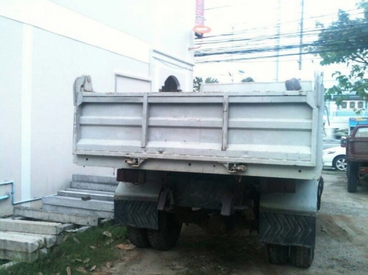 รถฮีโน่ 6 ล้อดั้ม KM777.  117 แรงม้า. สนใจติดต่อ 081 - 6079515