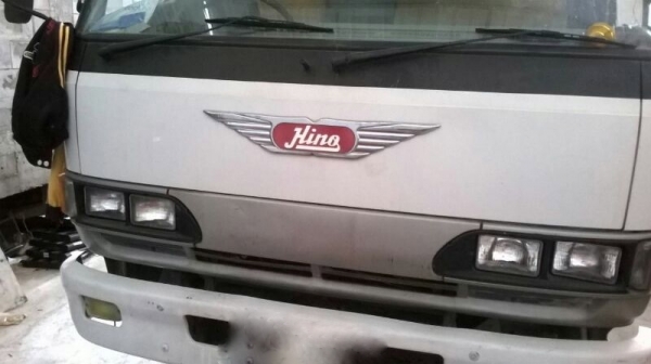 รถฮีโน่ 6 ล้อ ตู้เย็น KM779.  117 แรงม้า. สนใจติดต่อ 081 - 6079515