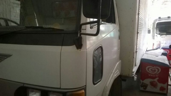 รถฮีโน่ 6 ล้อ ตู้เย็น KM779.  117 แรงม้า. สนใจติดต่อ 081 - 6079515