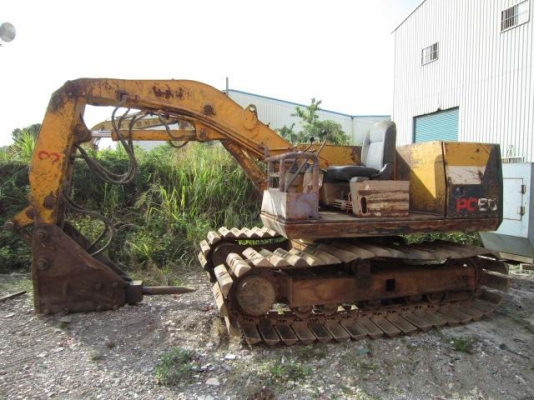 รถหัวกระแทก pc 60-6 ทรงเตี้ย