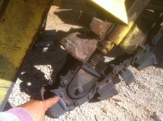 รถผ่าถนน วางท่อ furukawa ct 60