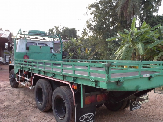 สิบล้อกระบะเหล็ก คอกเตี้ย