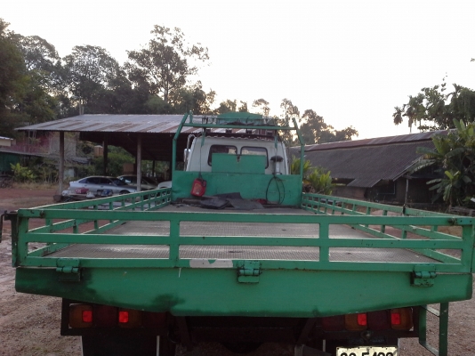 สิบล้อกระบะเหล็ก คอกเตี้ย