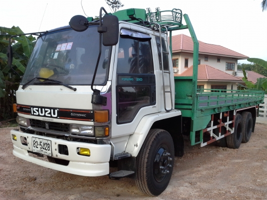 สิบล้อกระบะเหล็ก คอกเตี้ย