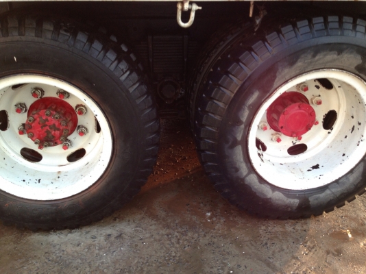 ISUZU ROCKY 165 HP 6BD1 รถหางปลาสิบล้อเพลาเดียว มีหางไฮดรอลิกส์ขึ้นรถเกี่ยวครบพร้อมใช้งาน เครื่องแน่นดีไม่มีเยิ้ม ภายในเก๋งคอนโทรลอยู่ครบไม่มีผุ แอร์เย็น พวงมาลัยเพาเวอร์ เบรคทริ๊ปฟี้ ช่วงล่างคัชซีสวย เอกสารทะเบียนครบพร้อมชุดโอนครบครับ