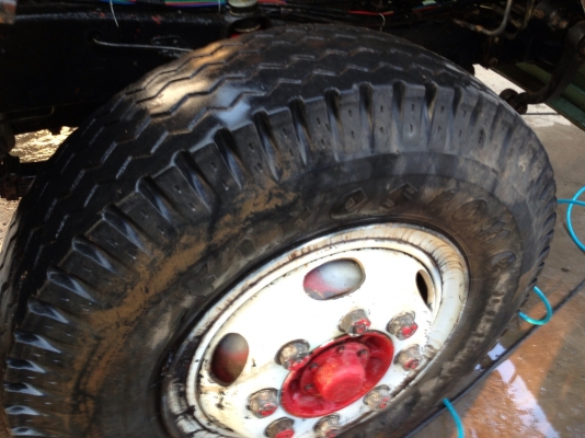 ISUZU ROCKY 165 HP 6BD1 รถหางปลาสิบล้อเพลาเดียว มีหางไฮดรอลิกส์ขึ้นรถเกี่ยวครบพร้อมใช้งาน เครื่องแน่นดีไม่มีเยิ้ม ภายในเก๋งคอนโทรลอยู่ครบไม่มีผุ แอร์เย็น พวงมาลัยเพาเวอร์ เบรคทริ๊ปฟี้ ช่วงล่างคัชซีสวย เอกสารทะเบียนครบพร้อมชุดโอนครบครับ