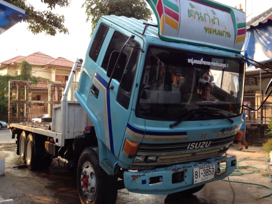 ISUZU ROCKY 165 HP 6BD1 รถหางปลาสิบล้อเพลาเดียว มีหางไฮดรอลิกส์ขึ้นรถเกี่ยวครบพร้อมใช้งาน เครื่องแน่นดีไม่มีเยิ้ม ภายในเก๋งคอนโทรลอยู่ครบไม่มีผุ แอร์เย็น พวงมาลัยเพาเวอร์ เบรคทริ๊ปฟี้ ช่วงล่างคัชซีสวย เอกสารทะเบียนครบพร้อมชุดโอนครบครับ