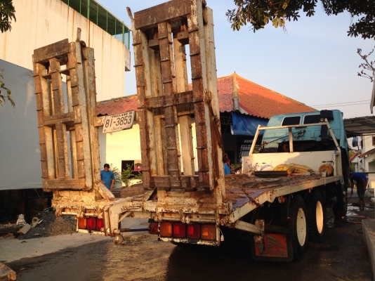 ISUZU ROCKY 165 HP 6BD1 รถหางปลาสิบล้อเพลาเดียว มีหางไฮดรอลิกส์ขึ้นรถเกี่ยวครบพร้อมใช้งาน เครื่องแน่นดีไม่มีเยิ้ม ภายในเก๋งคอนโทรลอยู่ครบไม่มีผุ แอร์เย็น พวงมาลัยเพาเวอร์ เบรคทริ๊ปฟี้ ช่วงล่างคัชซีสวย เอกสารทะเบียนครบพร้อมชุดโอนครบครับ