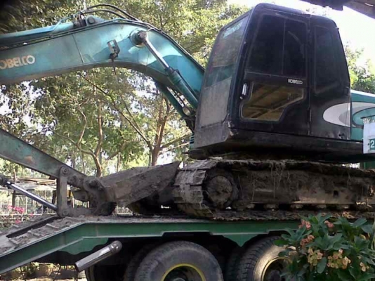 KOBELCO MARK V SUPER SK-100 เก๋งเหลี่ยม สภาพดีเหมือนรถเก่านอก เอกสารใบอินวอยซ์ครบ ไฟฟ้าหน้าจออยู่ครบ ภายในเก๋งอุปกรณ์ครบพร้อม แอร์เย็น บูมอาร์มสวยไม่ปะ ทำงานเร็วไม่มีโหลด เอวแน่นดี ช่วงล่างดี พร้อมใช้งานได้เลยครับ