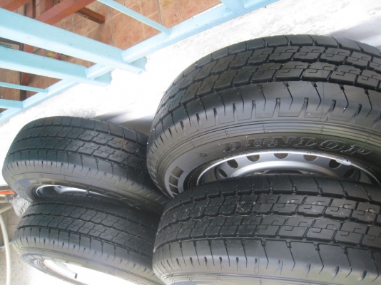 ขายกะทะล้อไปแล้วครับเหลือแต่ยางป้ายแดงปี 12(081-3747940)