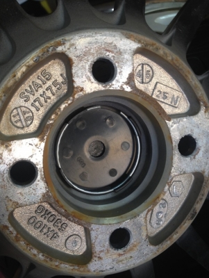 ขายแม็กมือ2 สีเทากัล ขอบ 17 4รู100 +ยาง ราคา 9500 บ ถูกๆๆ