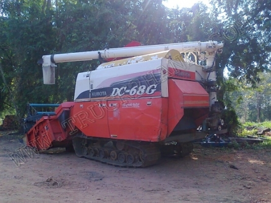 รถเกี่ยวข้าว ยี่ห้อ KUBOTA DC68 G