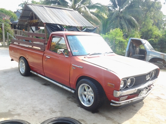 JOECLASSICขายแม็กเรโทรขอบ15 กว้าง8.5 นิ้ว 6รูใส่เรโทรหรือใส่ออฟโรดได้เลยเก่าเก็บเพิ่งลงดินได้วันเดียว(ใส่ให้ดูเป็นตัวอย่าง)เอาไปใส่หล่อๆล้นๆกันได้เลย.สนใจโทรมาเลยด่วนๆมีหลายชุดเปิดราคาที6500.มาก่อนได้ก่อน