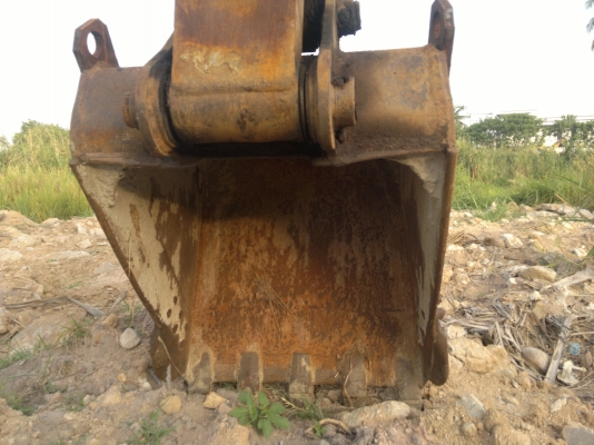 ขายด่วน  บุ้้งกี๋+โตงเตงครบชุด HITACHI EX 200