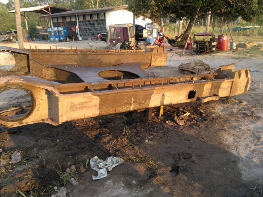 ขายด่วน เฟรมล่าง HITACHI EX 200