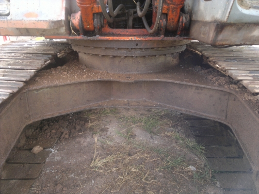 ขายด่วน เฟรมล่าง HITACHI EX 200