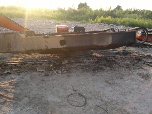 ขายด่วน เฟรมล่าง HITACHI EX 200