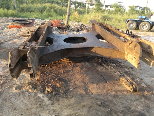 ขายด่วน เฟรมล่าง HITACHI EX 200