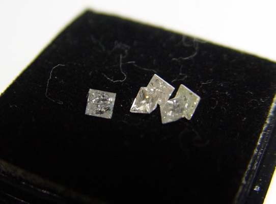 ขายเพชร ขายเพชร