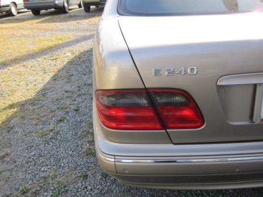 ขายเก๋ง/เบ็นซ์/E240/ปี2000 สวยสุดๆ ขายเก๋ง/เบ็นซ์/E240/ปี2000 สวยสุดๆ