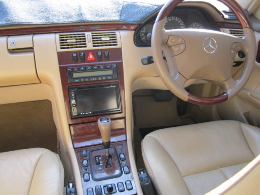 ขายเก๋ง/เบ็นซ์/E240/ปี2000 สวยสุดๆ ขายเก๋ง/เบ็นซ์/E240/ปี2000 สวยสุดๆ