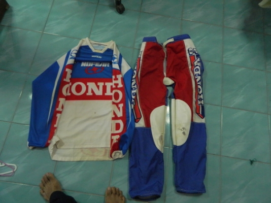 ขายรองเท้าthor เบอร์11 สีดำ 2500 รวมส่ง พกง+เพิ่ม 100 ขายรองเท้าthor เบอร์11 สีดำ 2500 รวมส่ง พกง+เพิ่ม 100