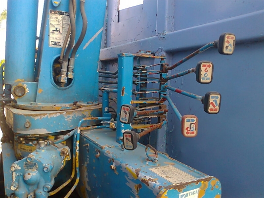 ขายด่วน!..รถหกล้อสวยเอี่ยม ISUZU NPR ติดเครน พร้อมลุยลดราคาพิเเศษจาก 780,000 บาท..