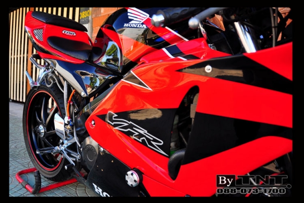 <TNT>ขาย Honda VFR(NC-30) 400 cc./ปี92/ทะเบียนแท้/แฟริ่งแต่ง..สวยมากๆ>>>คับ