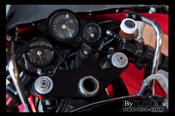 <TNT>ขาย Honda VFR(NC-30) 400 cc./ปี92/ทะเบียนแท้/แฟริ่งแต่ง..สวยมากๆ>>>คับ