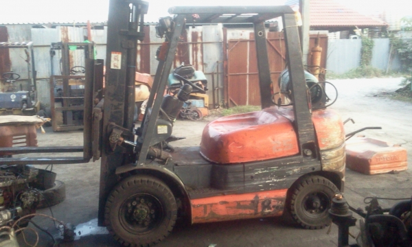 รถโฟล์คลิฟ 2.5 ตัน