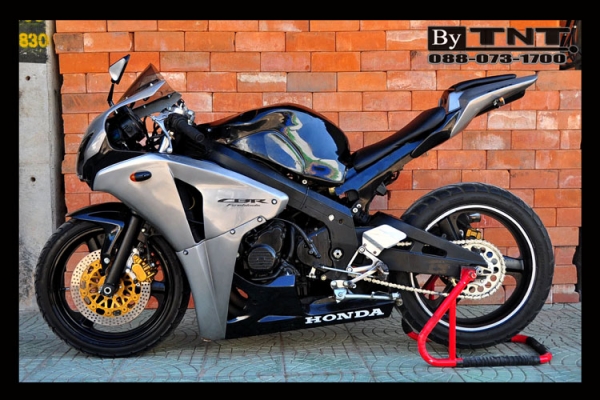 <TNT>ขาย Honda CBR(NC-23) 400 cc./ปี89/ทะเบียนแท้/แฟริ่งแต่ง..สวยๆ>>>คับ
