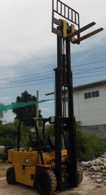 ขายโฟล์คลิฟท์ CAT3ตันเสา 4เมตรครับ ขายโฟล์คลิฟท์ CAT3ตันเสา 4เมตรครับ