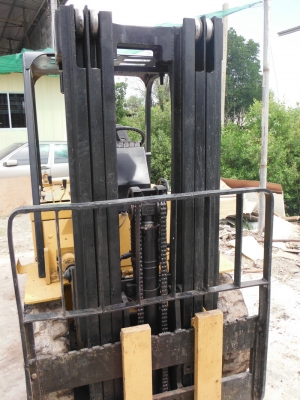 ขายโฟล์คลิฟท์ CAT3ตันเสา 4เมตรครับ ขายโฟล์คลิฟท์ CAT3ตันเสา 4เมตรครับ