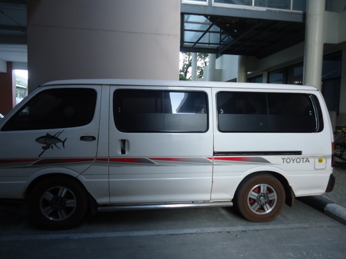 ขายรถตู้ Toyota hiace พร้อมใช้งาน