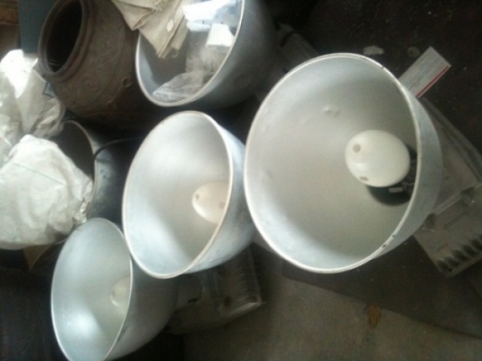 ขาย-โคมไฟ SYLVANIA พร้อมหลอดไฟ PHILIPS  อันละเพียง 3,500 บาท