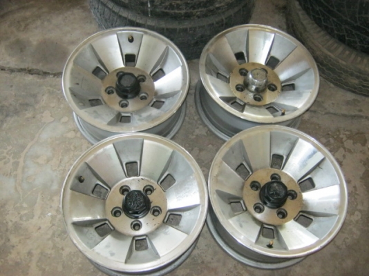 แม็กพร้อมยางชุดละ 3,800 บาทเท่านั้น