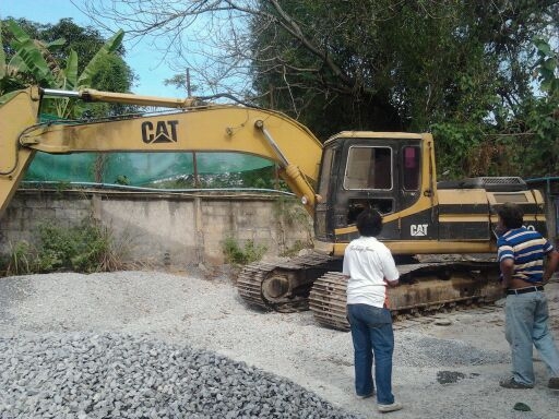 แบคโค cat 320B ไฟฟ้าครบเอวไม่หลวมแอร์เย็นช่วงล่างเต็ม แบคโค cat 320B ไฟฟ้าครบเอวไม่หลวมแอร์เย็นช่วงล่างเต็ม