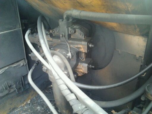 แบคโค cat 320B ไฟฟ้าครบเอวไม่หลวมแอร์เย็นช่วงล่างเต็ม แบคโค cat 320B ไฟฟ้าครบเอวไม่หลวมแอร์เย็นช่วงล่างเต็ม