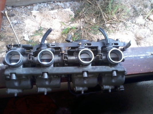 ขาย คาร์บู ซูซูกิ 400 ไม่ทราบรุ่นที่แน่ชัด ครับ ขาย คาร์บู ซูซูกิ 400 ไม่ทราบรุ่นที่แน่ชัด ครับ