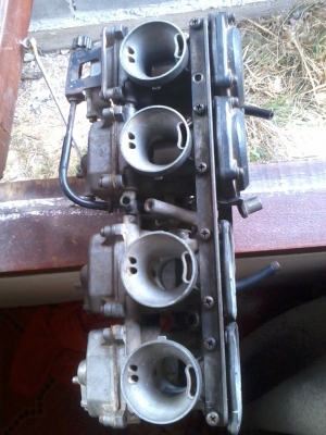 ขาย คาร์บู ซูซูกิ 400  ไม่ทราบรุ่นที่แน่ชัด ครับ